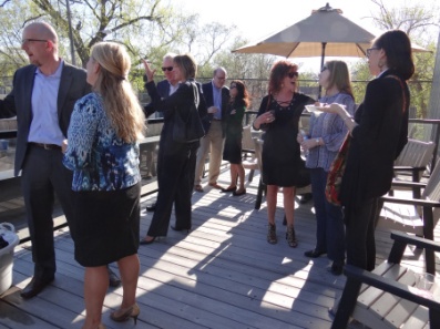 Spring 2015: Hosts and guests enjoyed a beautiful evening on the deck.